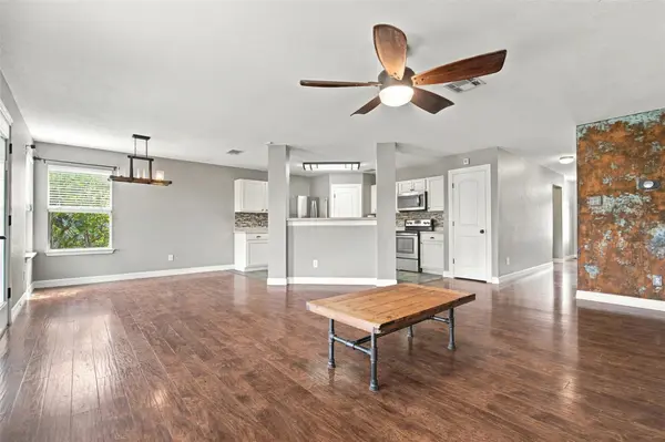 208 Rock Hound LN, Liberty Hill, TX 78642