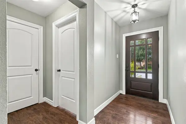 208 Rock Hound LN, Liberty Hill, TX 78642