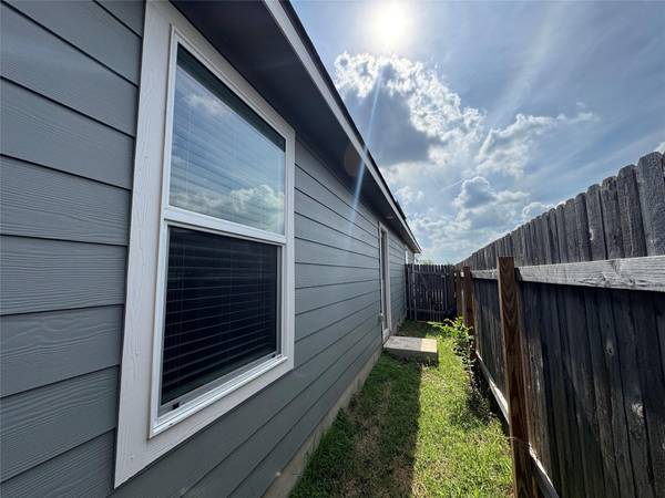 129 Tufted Duck PATH, Uhland, TX 78640