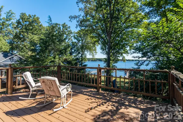 7889 Tradewinds DR, Sherrills Ford, NC 28673