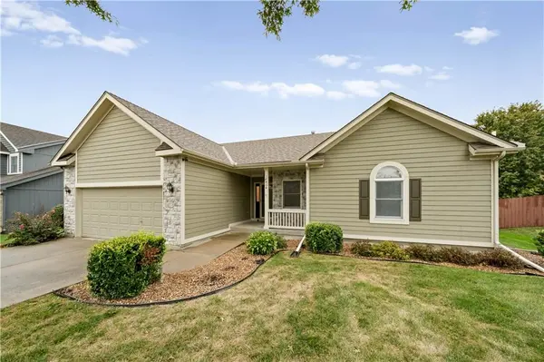 18404 Ash ST, Gardner, KS 66030