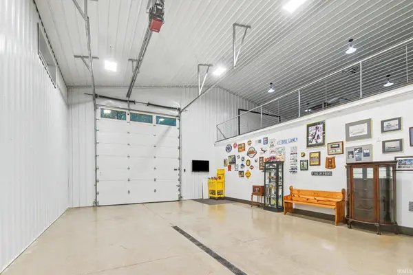 21095 Kern RD, South Bend, IN 46614-5056