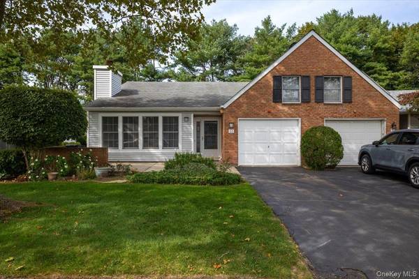 55 Standish DR, Mount Sinai, NY 11766