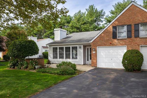 55 Standish DR, Mount Sinai, NY 11766