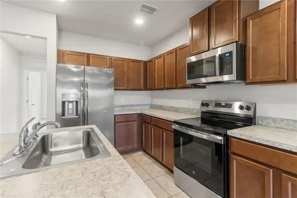 17993 TURNING LEAF CIR, Land O Lakes, FL 34638