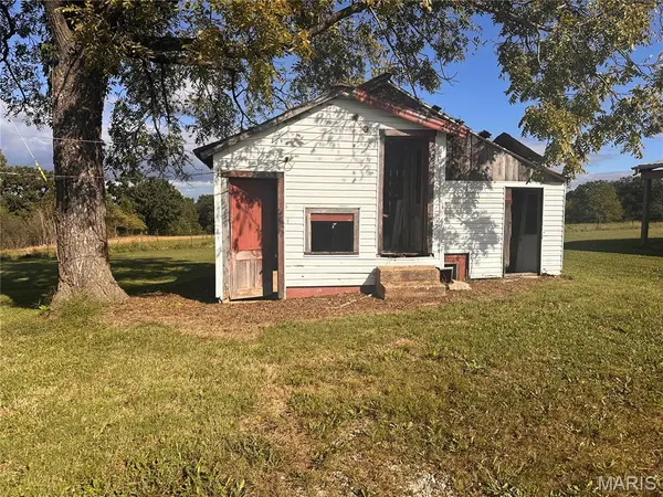 88 County Road 716, Belle, MO 65013