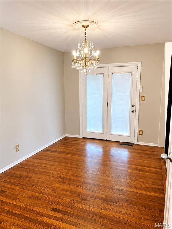 2 Smoke Tree DR, Fenton, MO 63026