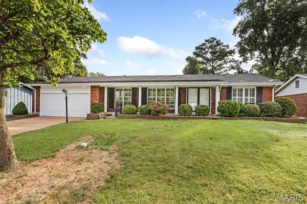 4126 Concord Oaks DR, St Louis, MO 63128