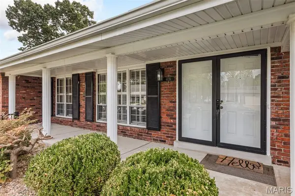 4126 Concord Oaks DR, St Louis, MO 63128