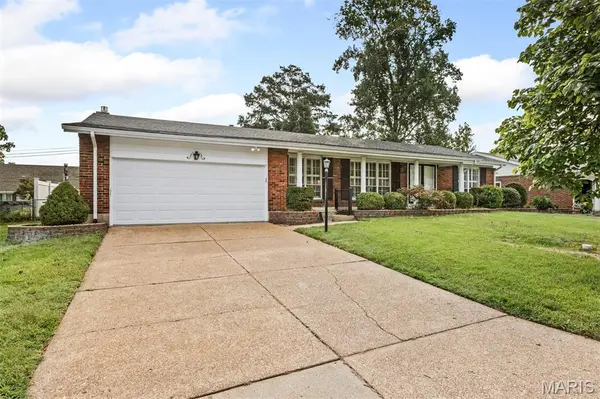 4126 Concord Oaks DR, St Louis, MO 63128