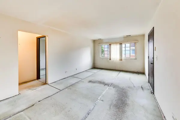 6876 W Touhy AVE #3E, Niles, IL 60714