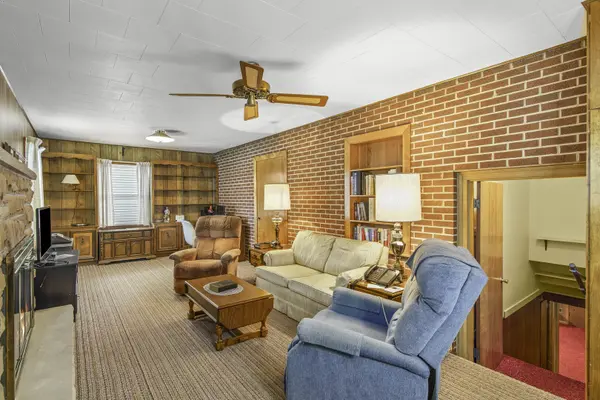 206 E Church ST, Plano, IL 60545