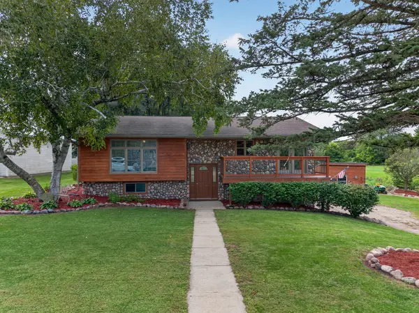 159 N Main ST, Seneca, IL 61360
