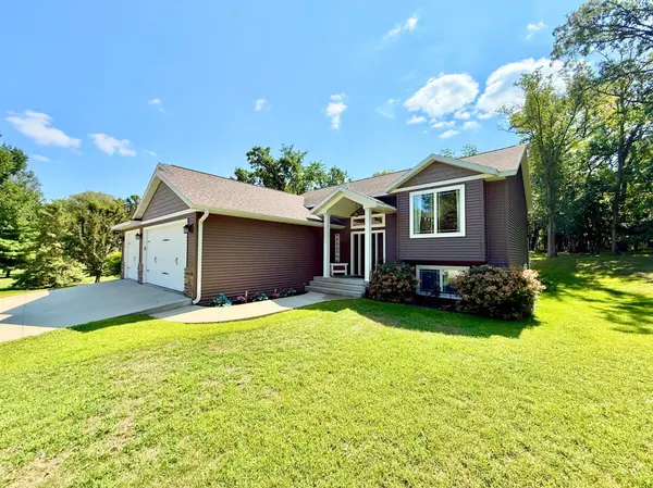 863 Whitetail LN, Detroit Lakes, MN 56501