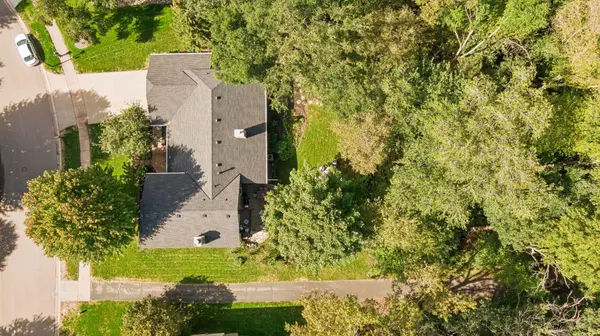 7646 Carnelian LN, Eden Prairie, MN 55346