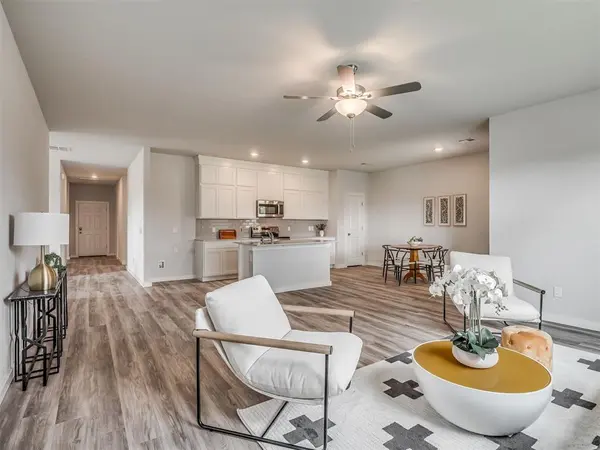 745 Cumberland DR, Guthrie, OK 73044