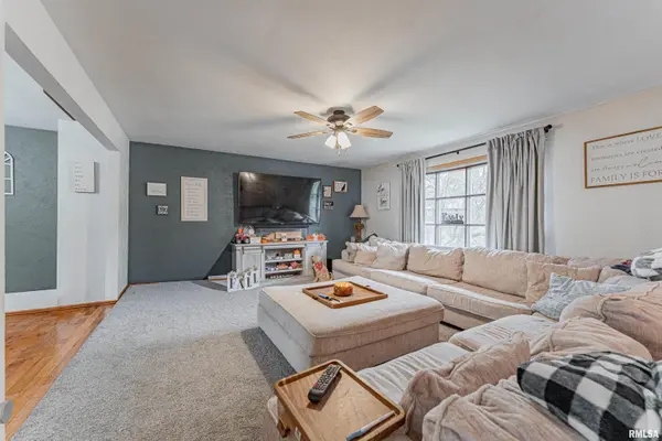 108 COUNTRY CLUB DR, Pekin, IL 61554