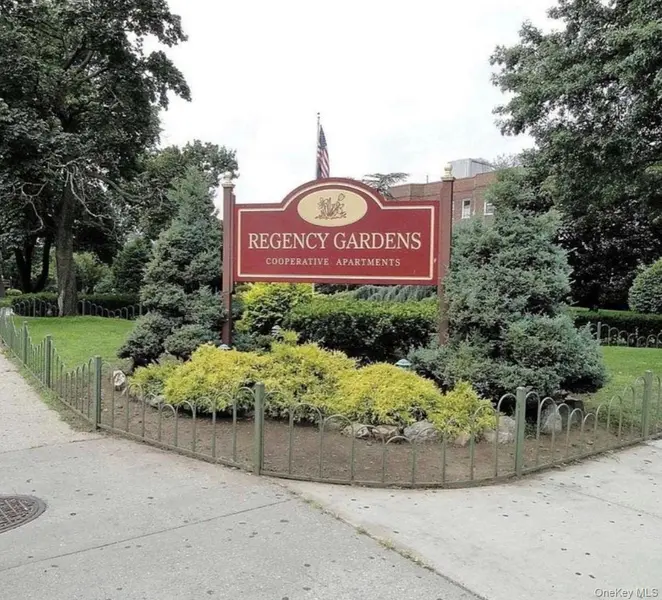 78-05 141st ST #2L, Kew Garden Hills, NY 11367