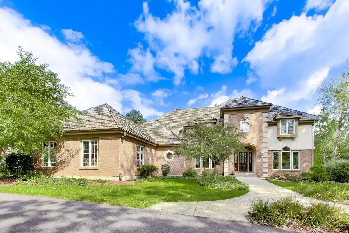 12 Riderwood RD, North Barrington, IL 60010