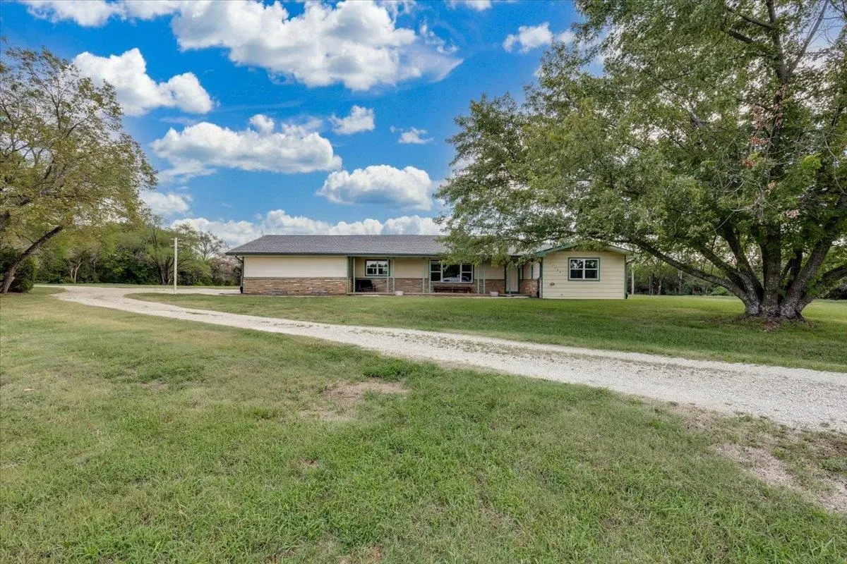 17490 SW Hillwood Rd., Rose Hill, KS 67133