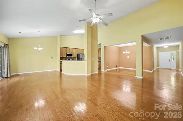 201 Augustus LN, Mount Holly, NC 28120