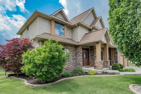 2002 Falcon Ridge CT, Fort Wayne, IN 46845