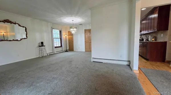 244 Neptune AVE, West Babylon, NY 11704