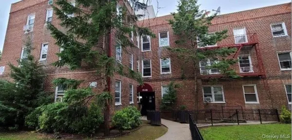 78-05 141st ST #2L, Kew Garden Hills, NY 11367