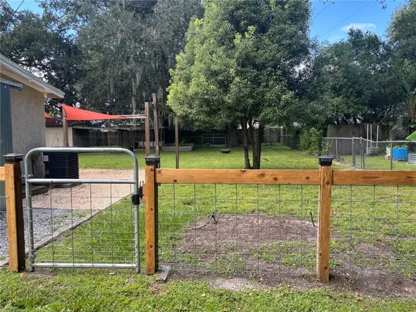 2404 GRANDVIEW AVE, Sanford, FL 32771