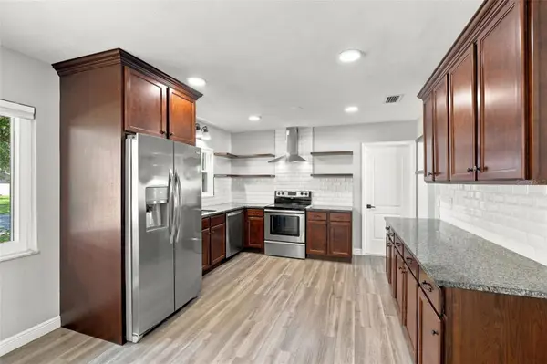2260 SAINT CHARLES DR, Clearwater, FL 33764
