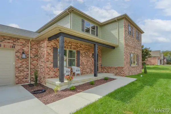 19 Adderly LN, Millstadt, IL 62260