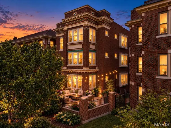 5572 Waterman BLVD #1W, St Louis, MO 63112