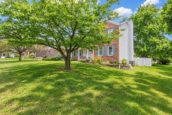 5 Cobblestone CT, Bloomington, IL 61704