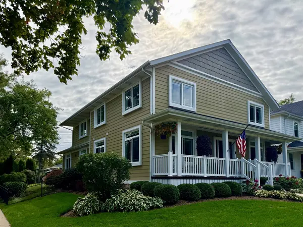 517 E Hillside AVE, Barrington, IL 60010