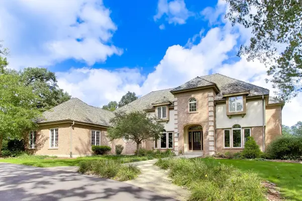12 Riderwood RD, North Barrington, IL 60010