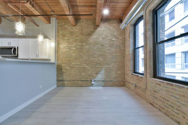 11 E Illinois ST #404, Chicago, IL 60611
