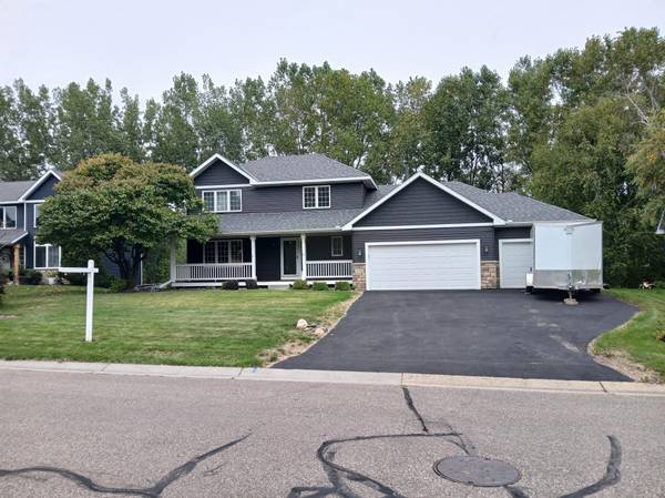 9040 Parkside DR, Woodbury, MN 55125