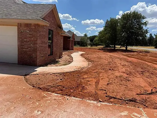 1544 Townsend GLN, Blanchard, OK 73010