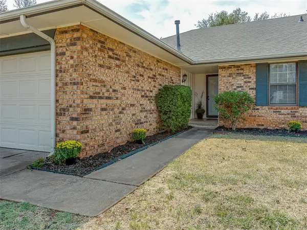 2332 Pinon PL, Edmond, OK 73013