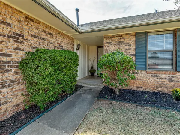 2332 Pinon PL, Edmond, OK 73013