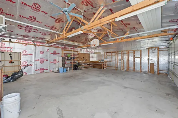 1330 Farrell Ln, Richland, WA 99354