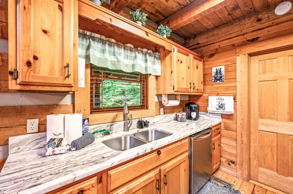4093 Hickory Hollow Way, Sevierville, TN 37862