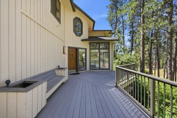 6807 S Tomaker Ln, Spokane, WA 99223