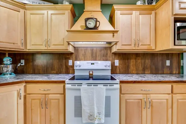 17490 SW Hillwood Rd., Rose Hill, KS 67133