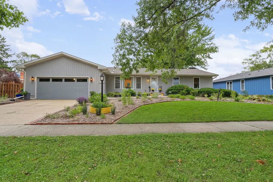 2204 Plymouth DR, Champaign, IL 61821