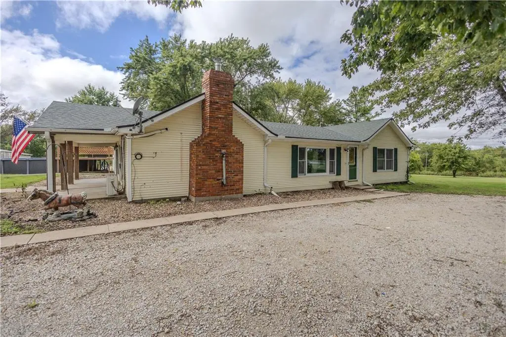 14768 Lincoln LN, Rayville, MO 64084