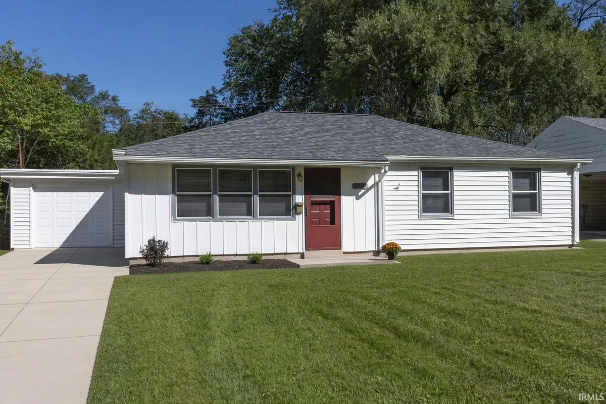 3127 Mckinley ***, South Bend, IN 46613