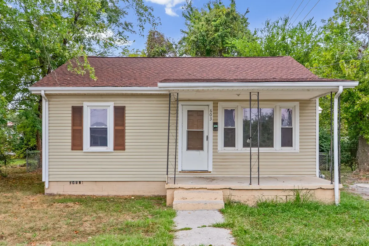 603 Glass Ln, Hopkinsville, KY 42240