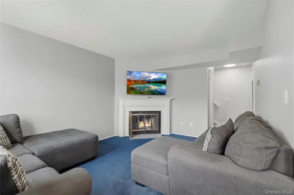 2107 Whispering HLS, Chester, NY 10918