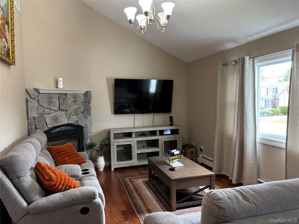 120 Lincoln PL, Massapequa, NY 11758